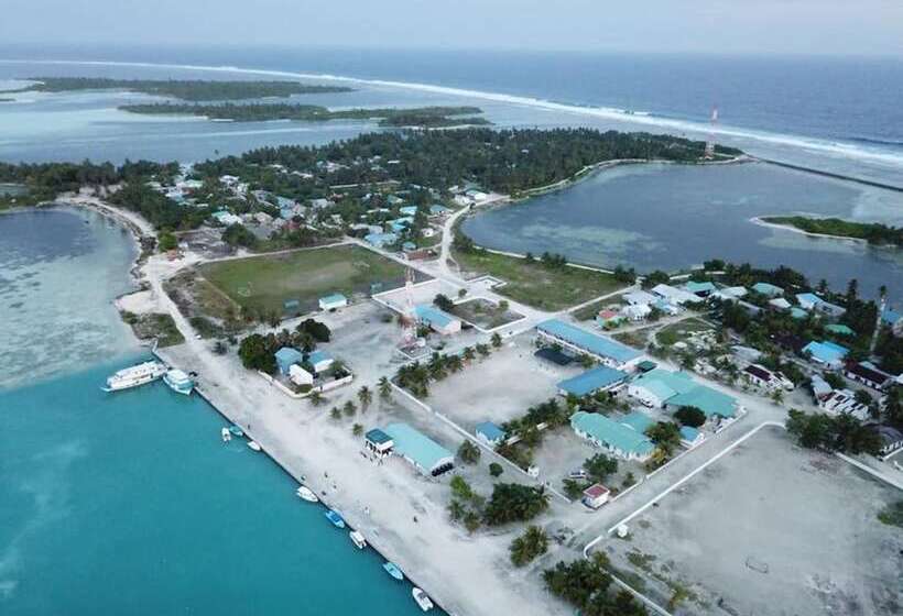 پانسیون Small Island Lodge