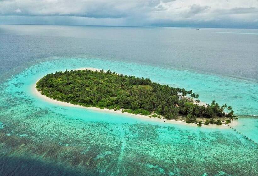 پانسیون Small Island Lodge