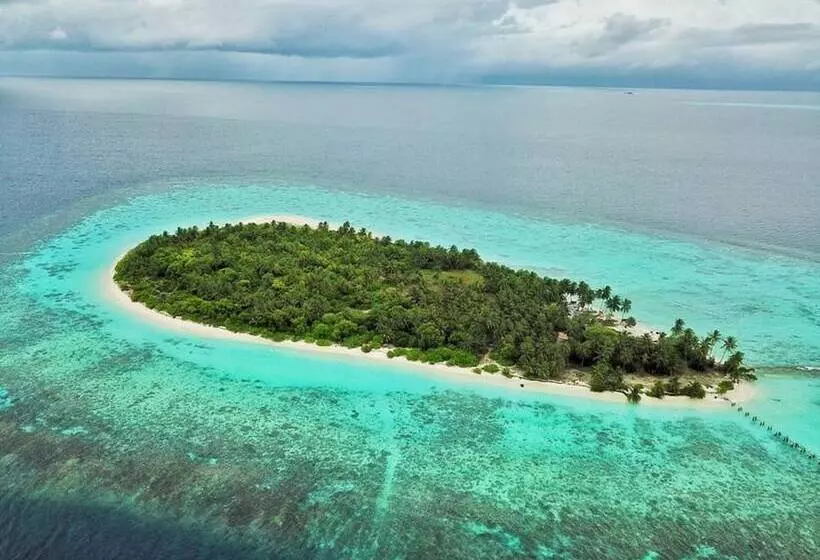 پانسیون Small Island Lodge