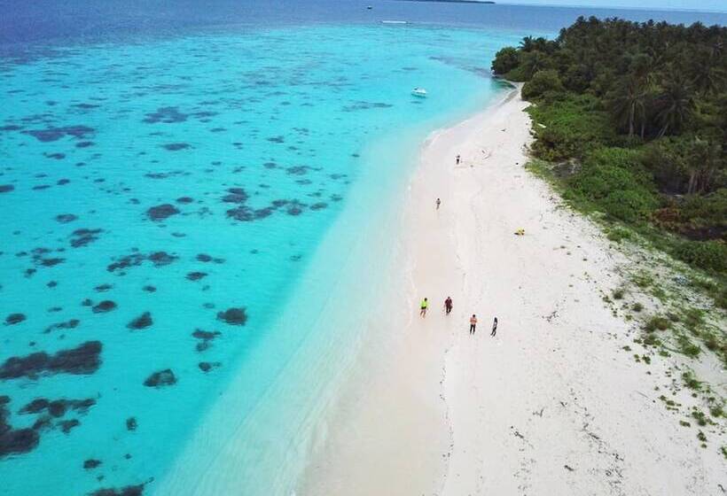 پانسیون Small Island Lodge