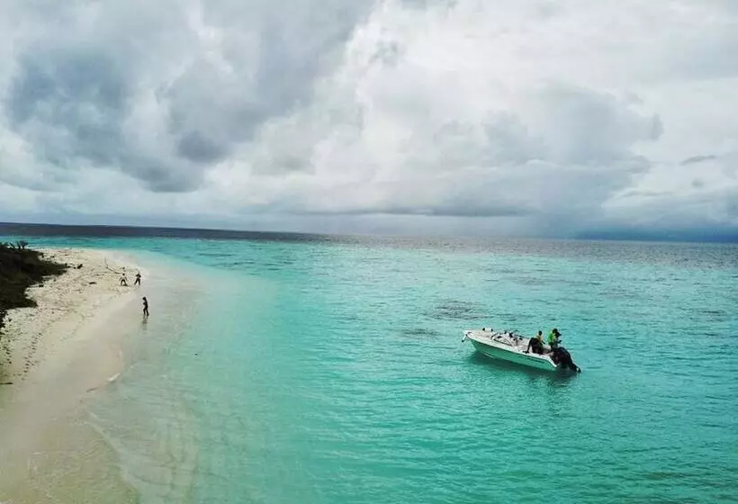 پانسیون Small Island Lodge