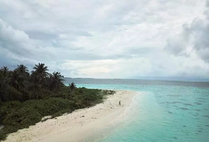 پانسیون Small Island Lodge