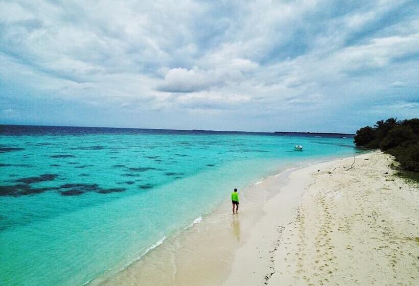 پانسیون Small Island Lodge