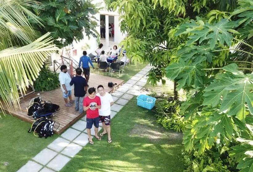 پانسیون Small Island Lodge