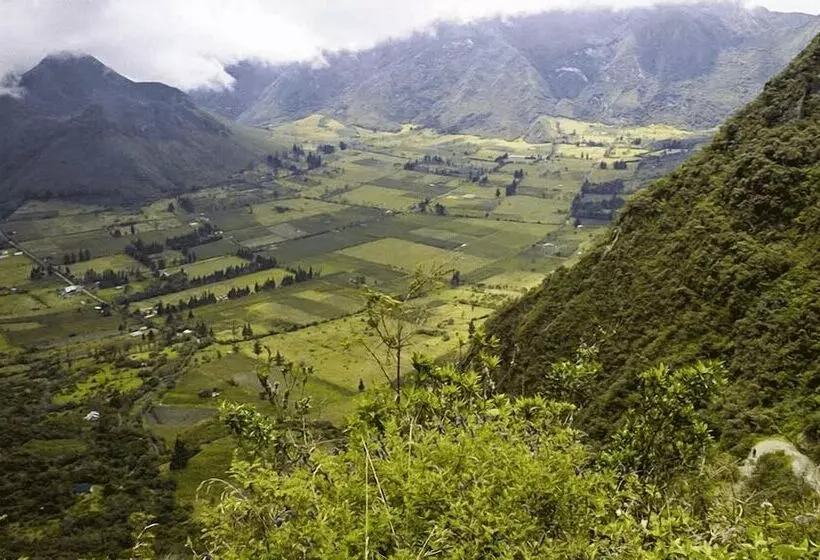Retkeilymaja Hostal Davinci Mitad Del Mundo