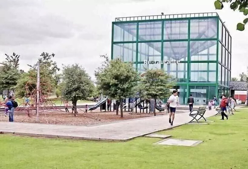 Retkeilymaja Hostal Davinci Mitad Del Mundo