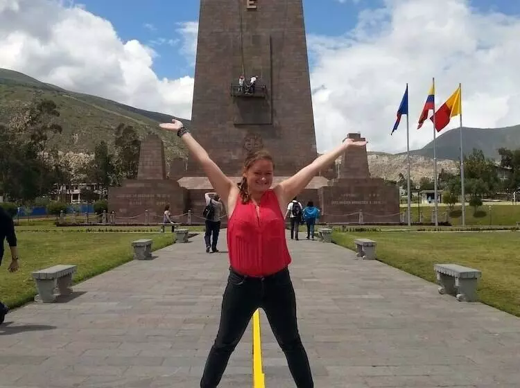 Retkeilymaja Hostal Davinci Mitad Del Mundo