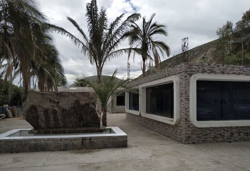 Hostel Hostal Davinci Mitad Del Mundo