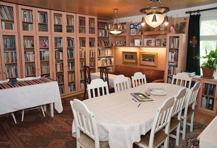 Anttilan Tila   Kartano Hostel