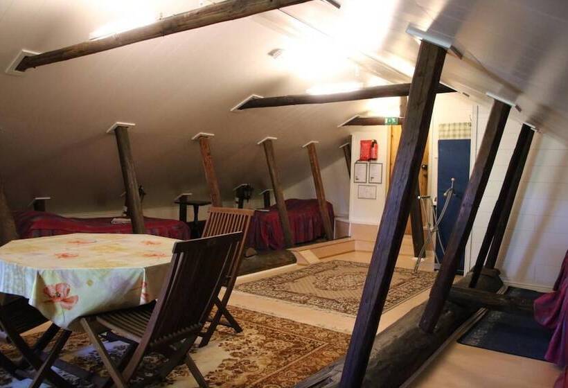 Anttilan Tila   Kartano Hostel