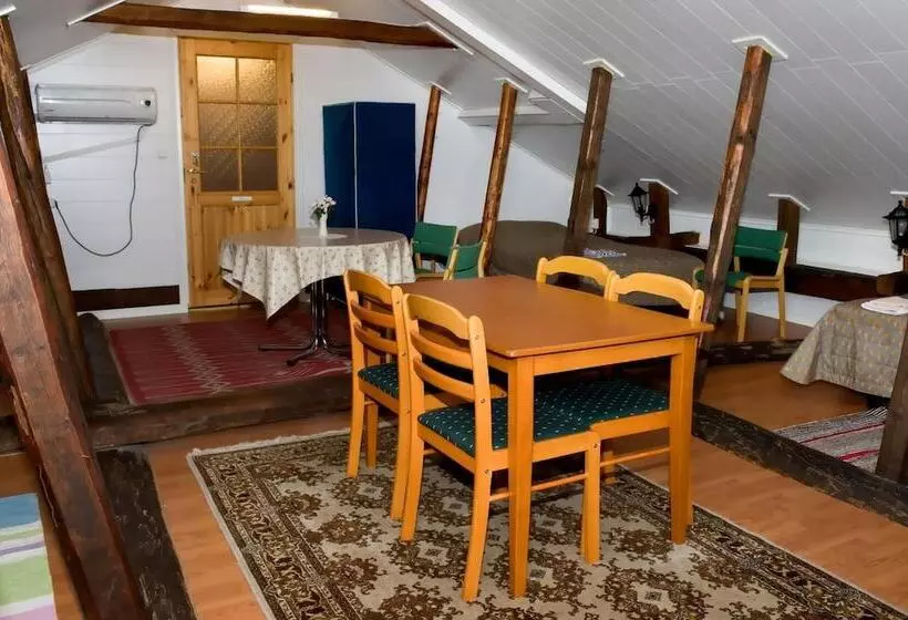 Anttilan Tila   Kartano Hostel