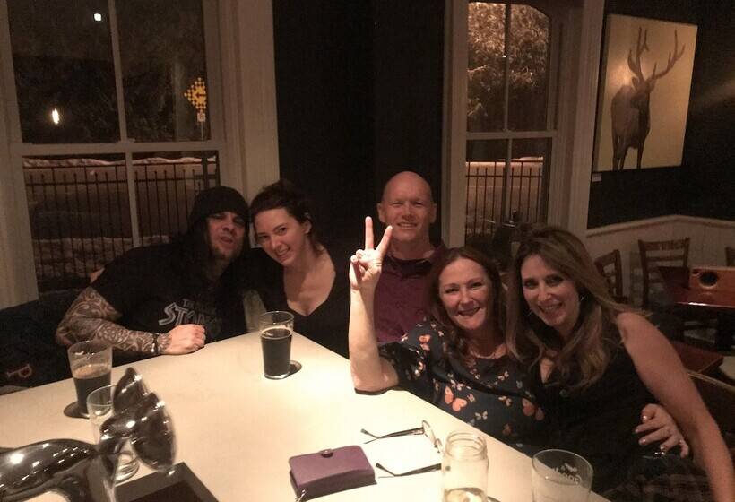 مبيت وإفطار Forks Of The Credit Inn