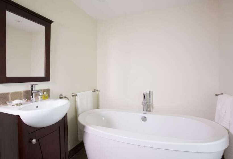 مبيت وإفطار Forks Of The Credit Inn