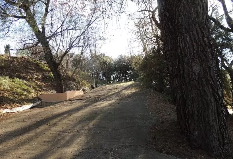 Aamiaismajoitus (B&B) Chenesverts Bucaille