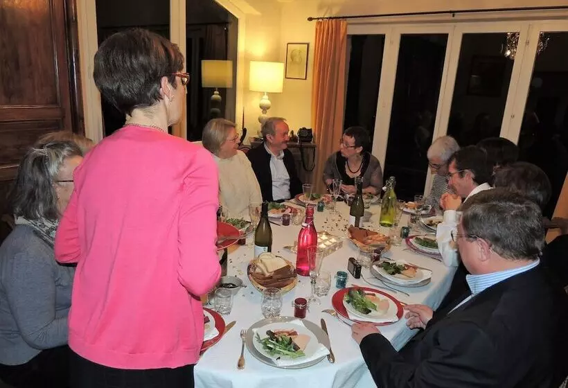 Aamiaismajoitus (B&B) Chenesverts Bucaille