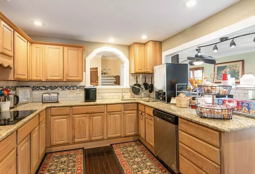 Aamiaismajoitus (B&B) The Wayward Traveler S Inn