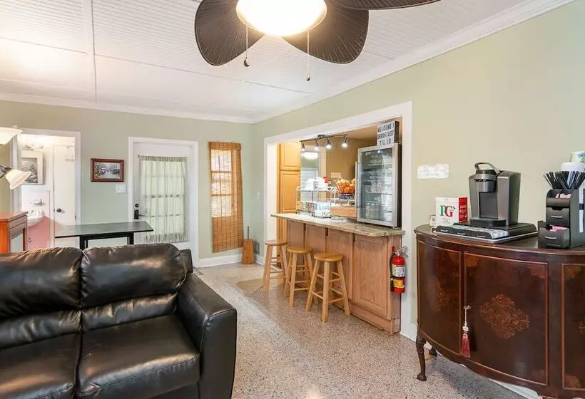 Aamiaismajoitus (B&B) The Wayward Traveler S Inn