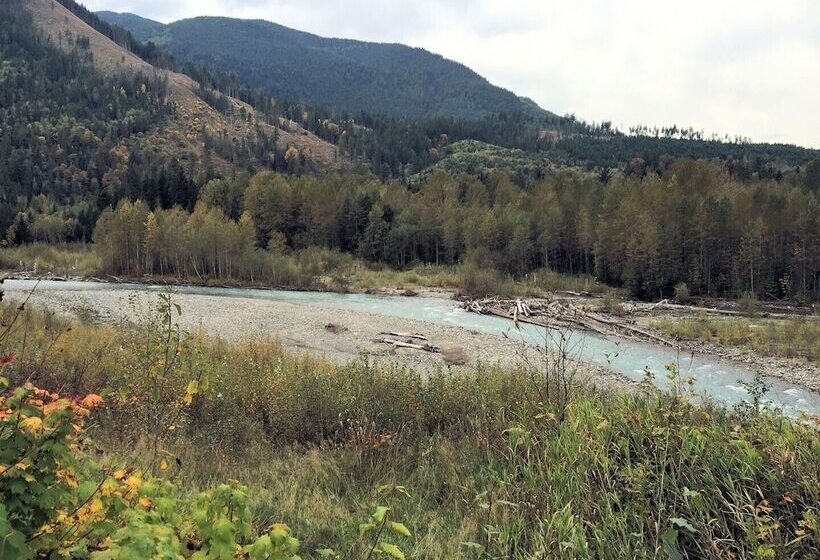 Glacier Springs – Cabin #16   1br Cabin