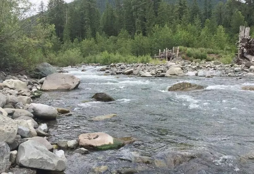 Glacier Springs – Cabin #16   1br Cabin