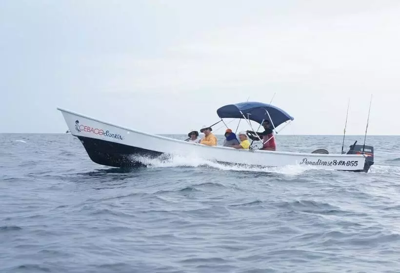 ホテル Cebaco Sunrise Lodge