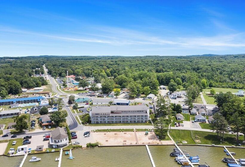 Отель Dunes Waterfront Resort