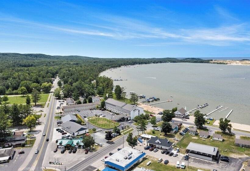 Отель Dunes Waterfront Resort