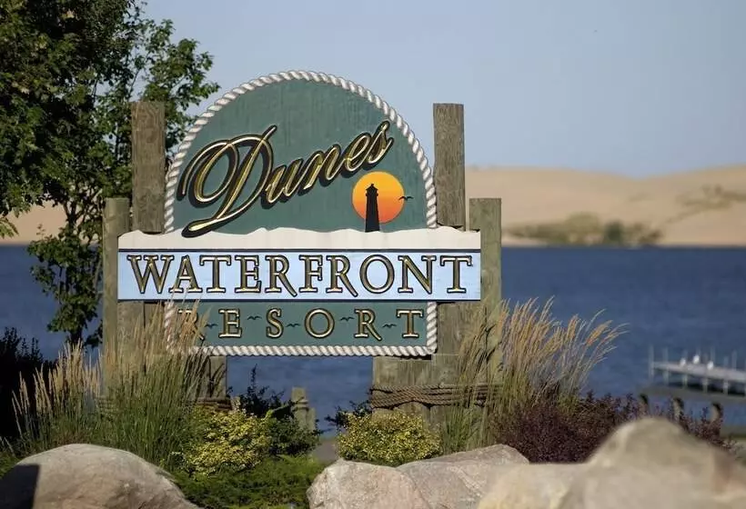 Hotelli Dunes Waterfront Resort