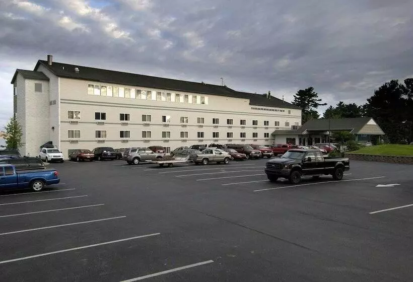 Hotelli Dunes Waterfront Resort