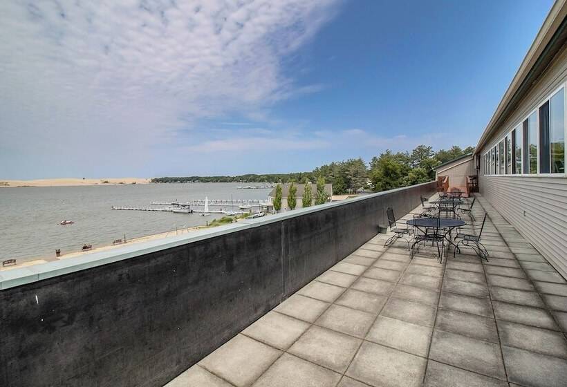 Отель Dunes Waterfront Resort