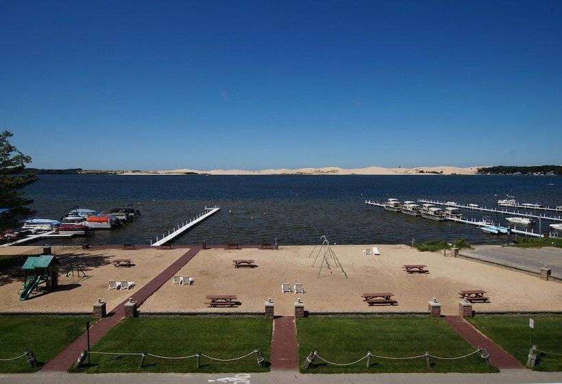 Отель Dunes Waterfront Resort
