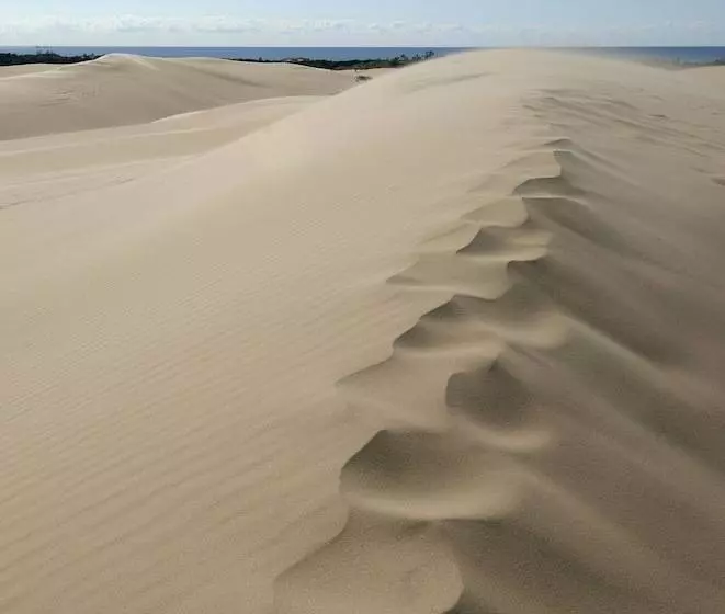 Hotelli Dunes Waterfront Resort