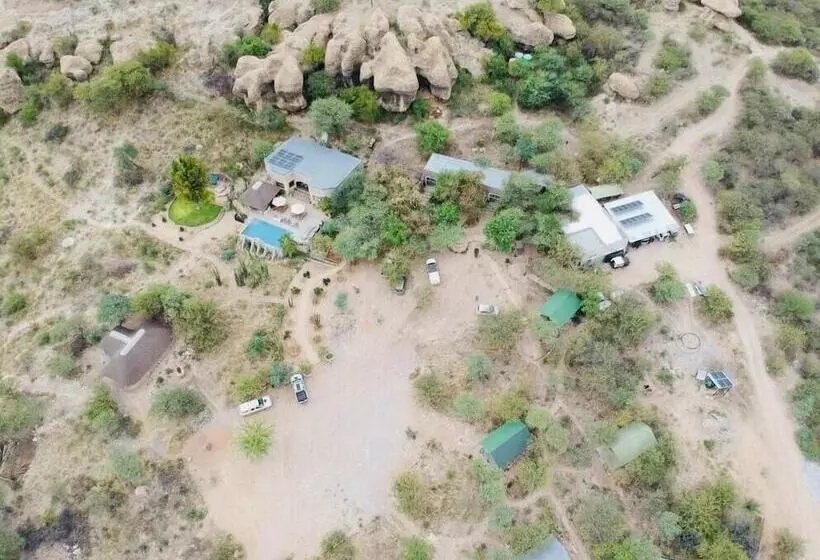 هتل Sasa Safari Camp