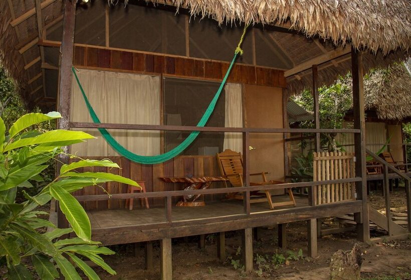 هتل Tambopata River