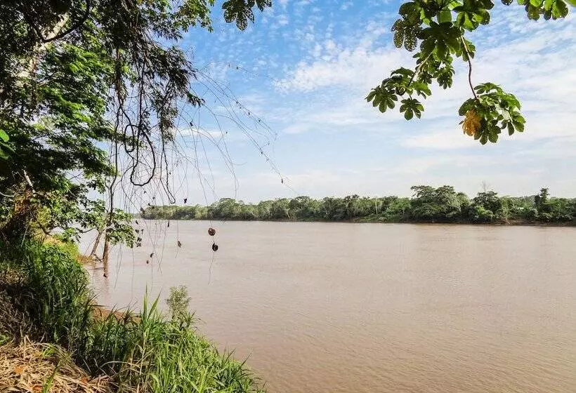 ホテル Tambopata River
