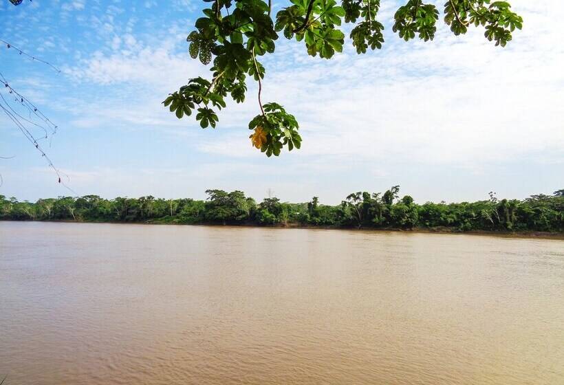 هتل Tambopata River