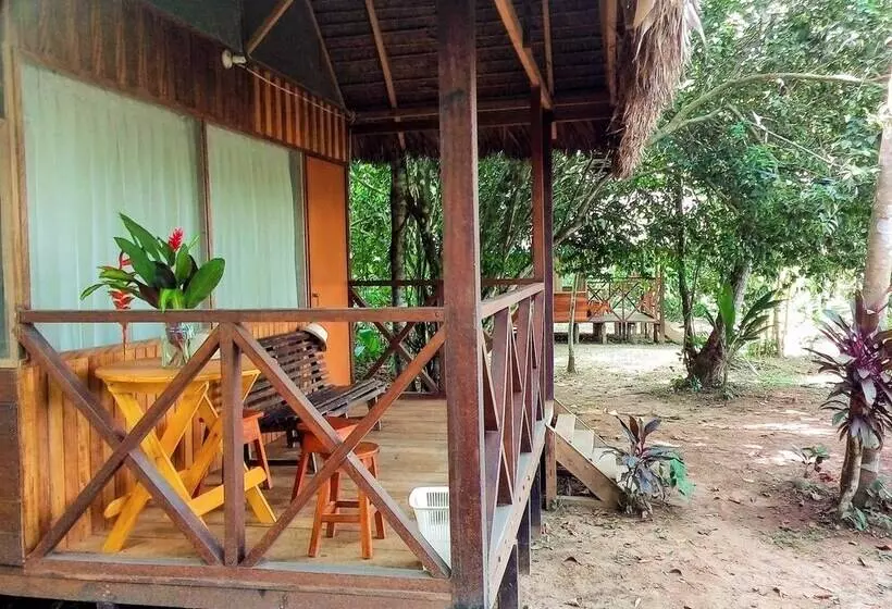 ホテル Tambopata River