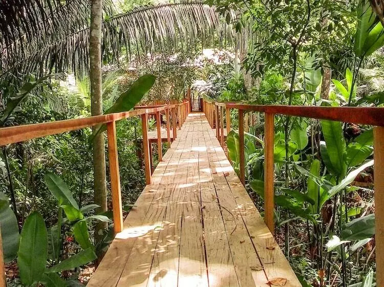 ホテル Tambopata River