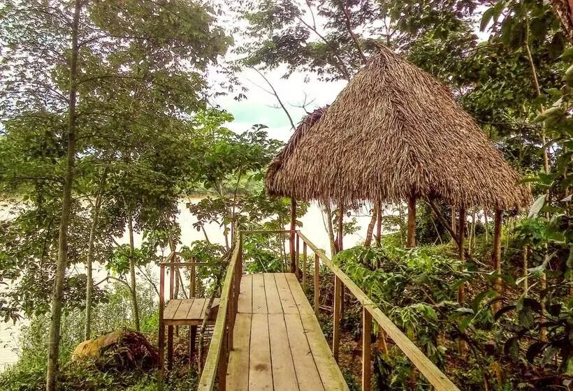 ホテル Tambopata River