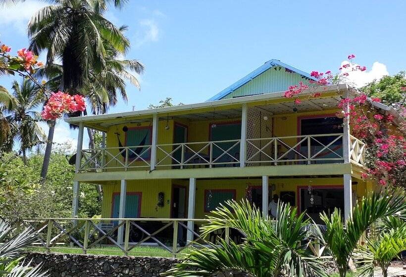 Hotel Yellow Home Providence Island