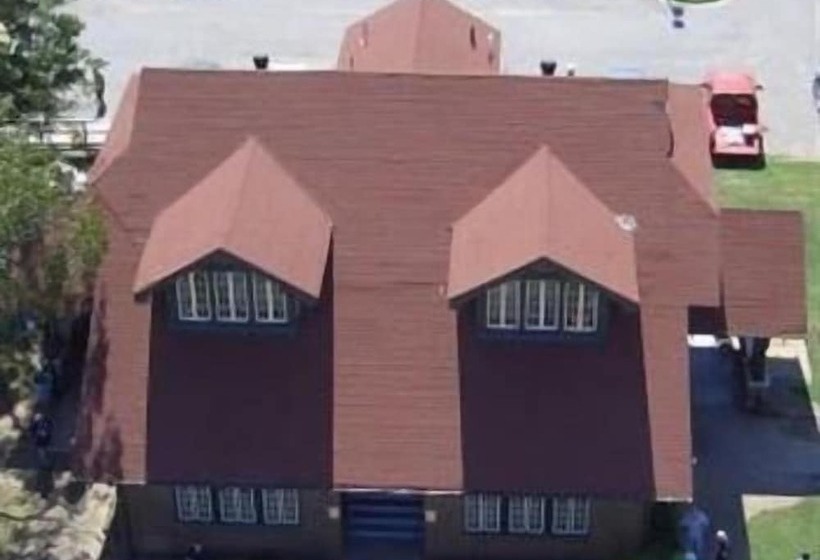 Little Rock Firehouse Museum & Hostel