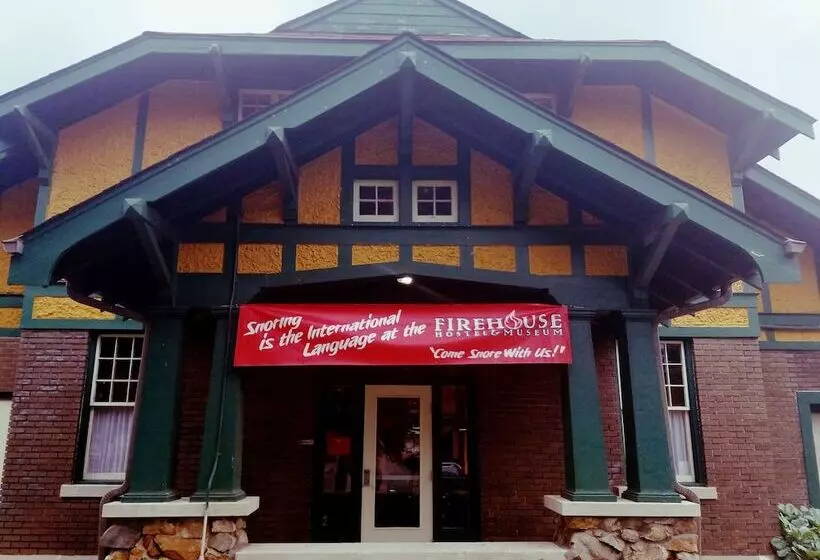 Little Rock Firehouse Museum & Hostel