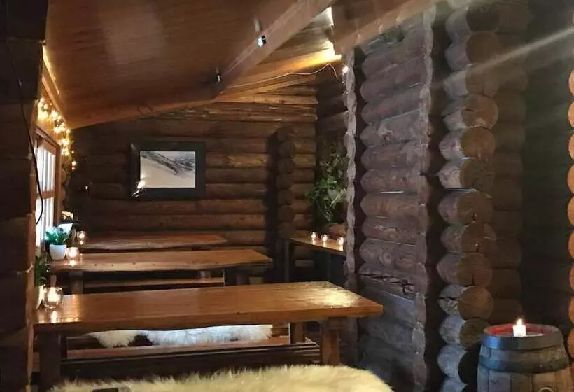 ユースホステル Niseko Backcountry Lodge