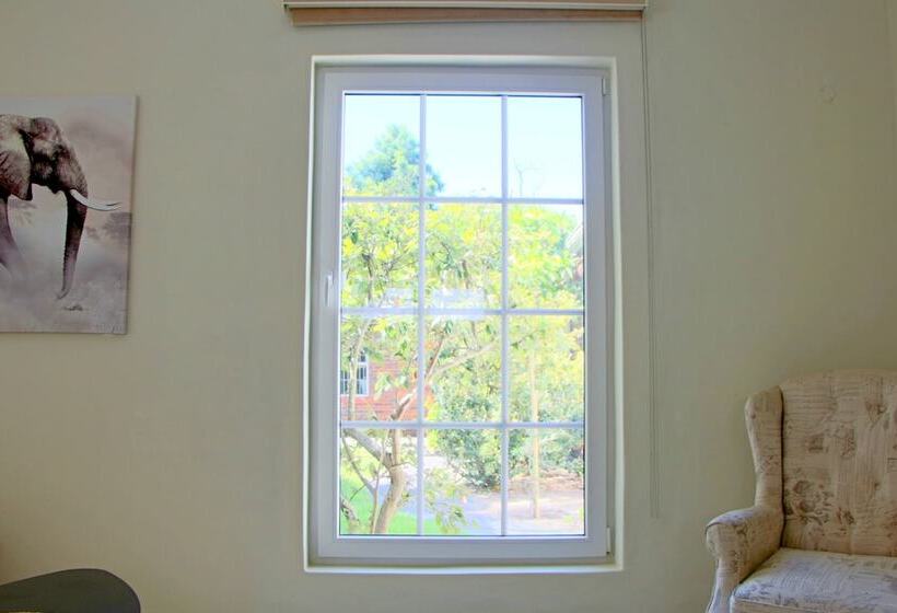 بنسيون Alphen Lodge Constantia