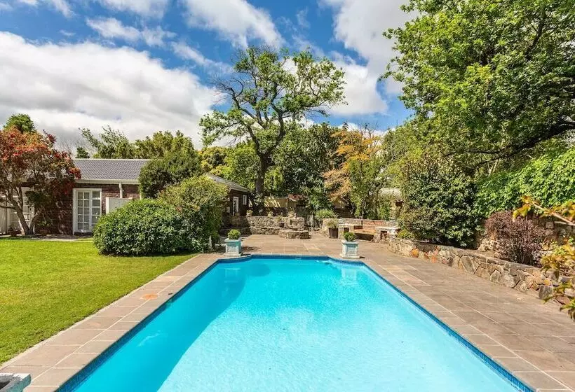 ペンション Alphen Lodge Constantia