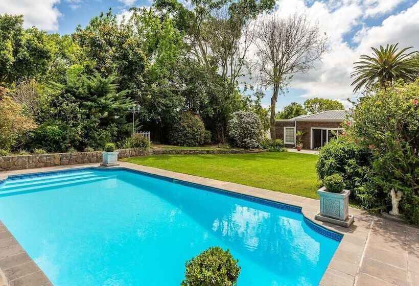 بنسيون Alphen Lodge Constantia