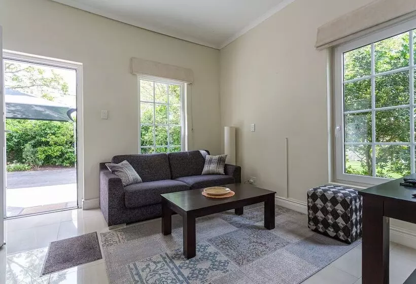 ペンション Alphen Lodge Constantia