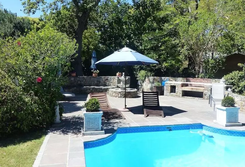 ペンション Alphen Lodge Constantia