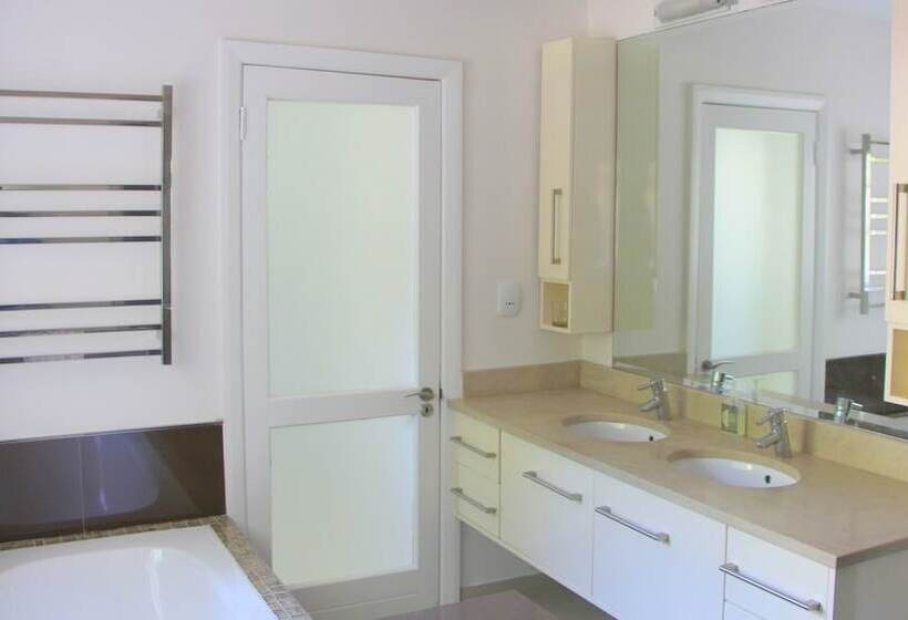 بنسيون Alphen Lodge Constantia