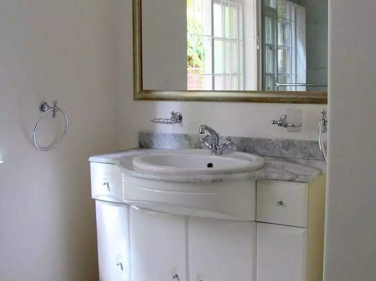 ペンション Alphen Lodge Constantia