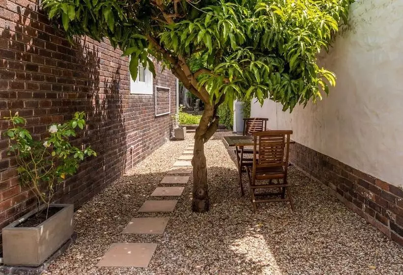 ペンション Alphen Lodge Constantia